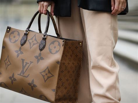 plagio louis vuitton|Louis Vuitton bag photo.